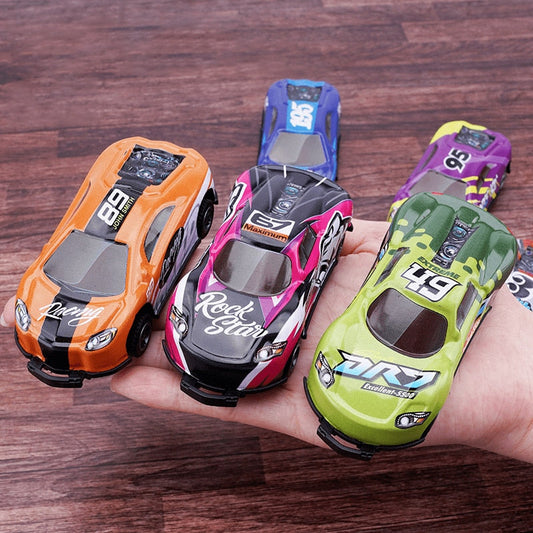 "Speelgoedauto's met kleurrijke ontwerpen en stuntmogelijkheden, onderdeel van de 8-delige Stunt Cars™ set voor kinderen."