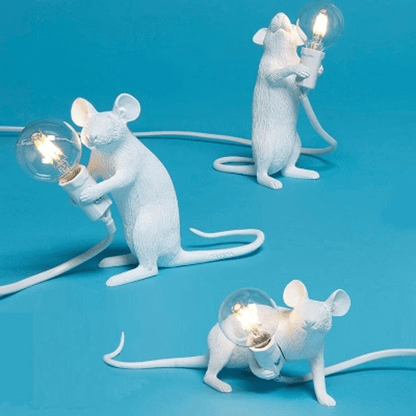"Speelse Doctor Mousey tafellamp van hars, uniek muisdesign met LED-compatibiliteit, perfect voor tafel of kast"