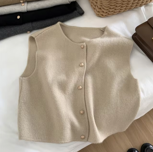 "Stijlvol mouwloos damesvest, gebreid van ademende katoenmix, ideaal voor gelaagde casual en formele outfits."