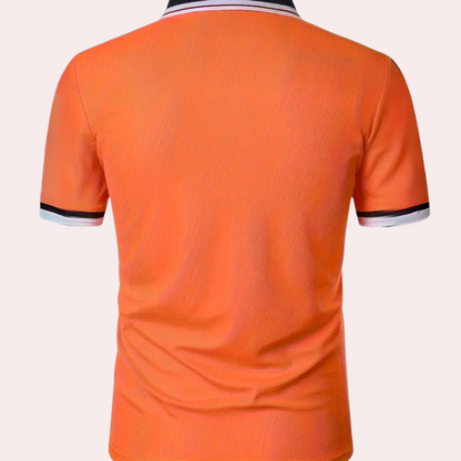 "Stijlvol oranje poloshirt voor heren met contrastkleurige kraag, mouwranden en elegante knoopsluiting, ideaal voor casual en