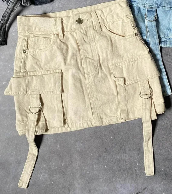 "Stijlvolle A-lijn denim rok voor dames, effen blauwe kleur met zakken voor tijdloze en praktische uitstraling."