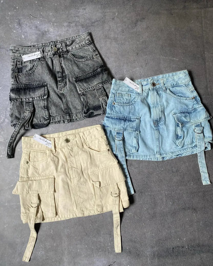 "Stijlvolle A-lijn denim rok voor dames, effen blauwe kleur met zakken voor tijdloze en praktische uitstraling."