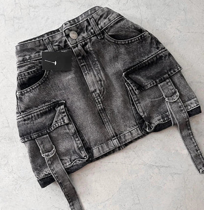 "Stijlvolle A-lijn denim rok voor dames, effen blauwe kleur met zakken voor tijdloze en praktische uitstraling."