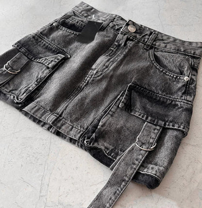 "Stijlvolle A-lijn denim rok voor dames, effen blauwe kleur met zakken voor tijdloze en praktische uitstraling."