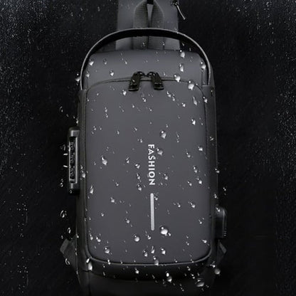 "Stijlvolle anti-diefstal crossbody tas voor dames in zwart, met verstopte ritsen en USB-poort, lakleer en polyester."