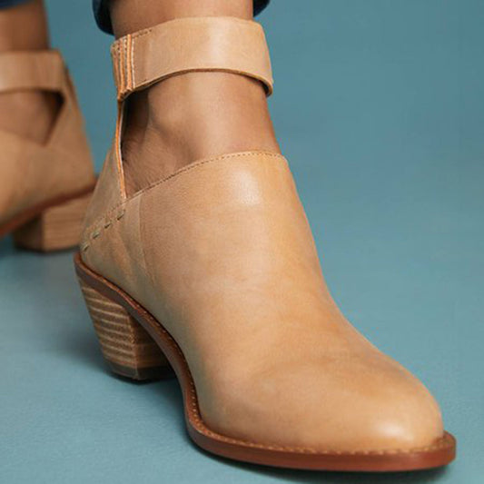 "Stijlvolle beige orthopedische damesschoenen met ergonomische zool en elegante uitstraling voor dagelijks comfort."