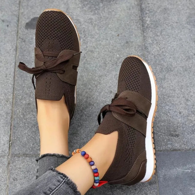 "Stijlvolle dames orthopedische schoenen, ergonomisch ontwerp, bruin leer voor dagelijks comfort en ondersteuning."