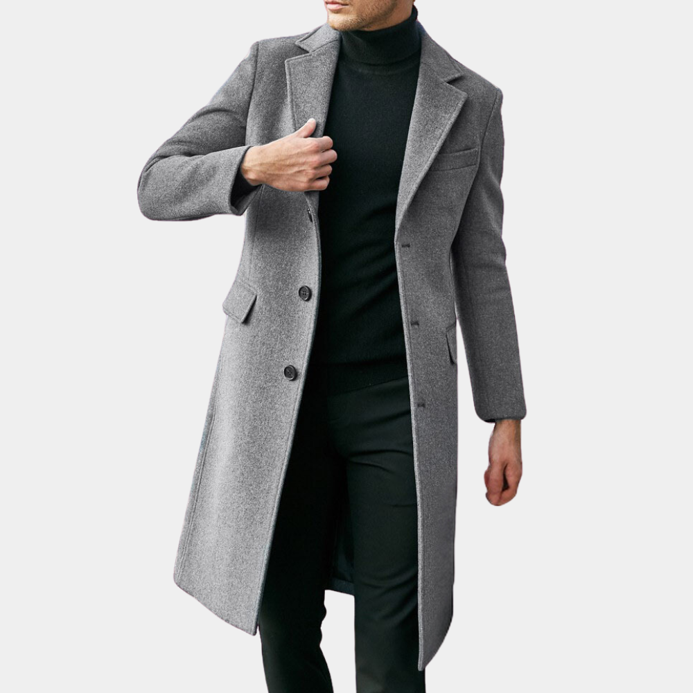 "Stijlvolle gele trenchcoat heren met klassieke revers, ideaal voor herfst, biedt comfort en elegantie voor de moderne man."