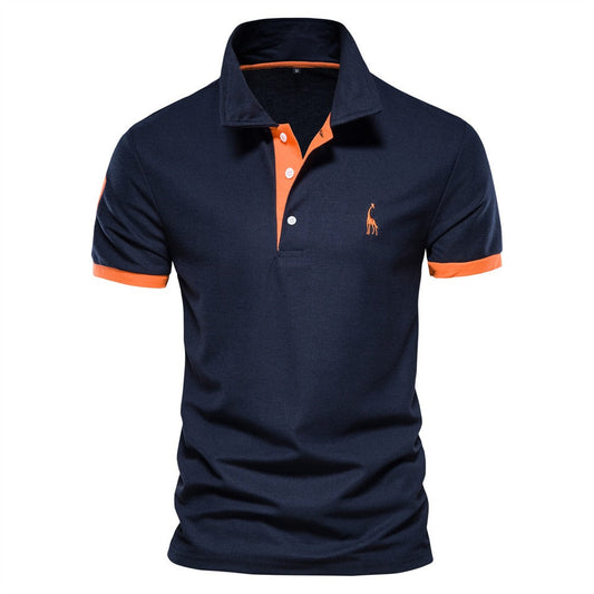 "Stijlvolle herenpolo in effen tint met korte mouwen, ademende stof en kleuraccenten voor smart casual gelegenheden."
