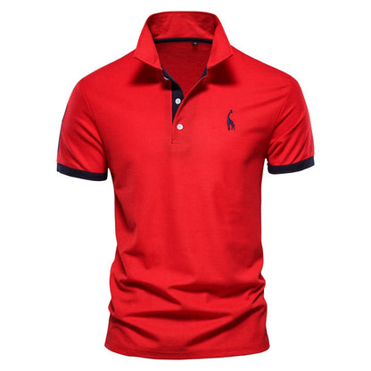 "Stijlvolle herenpolo in effen tint met korte mouwen, ademende stof en kleuraccenten voor smart casual gelegenheden."
