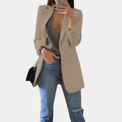 "Stijlvolle lange damesblazer in diverse kleuren, tijdloos design, geschikt voor zowel formele als casual gelegenheden."