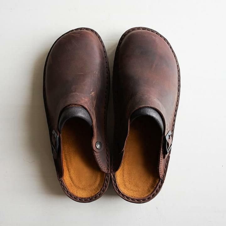 Stijlvolle leren klompen voor mannen, premium kwaliteit, bruin leer, ergonomisch, gemakkelijk instappen. Perfect voor dagelij