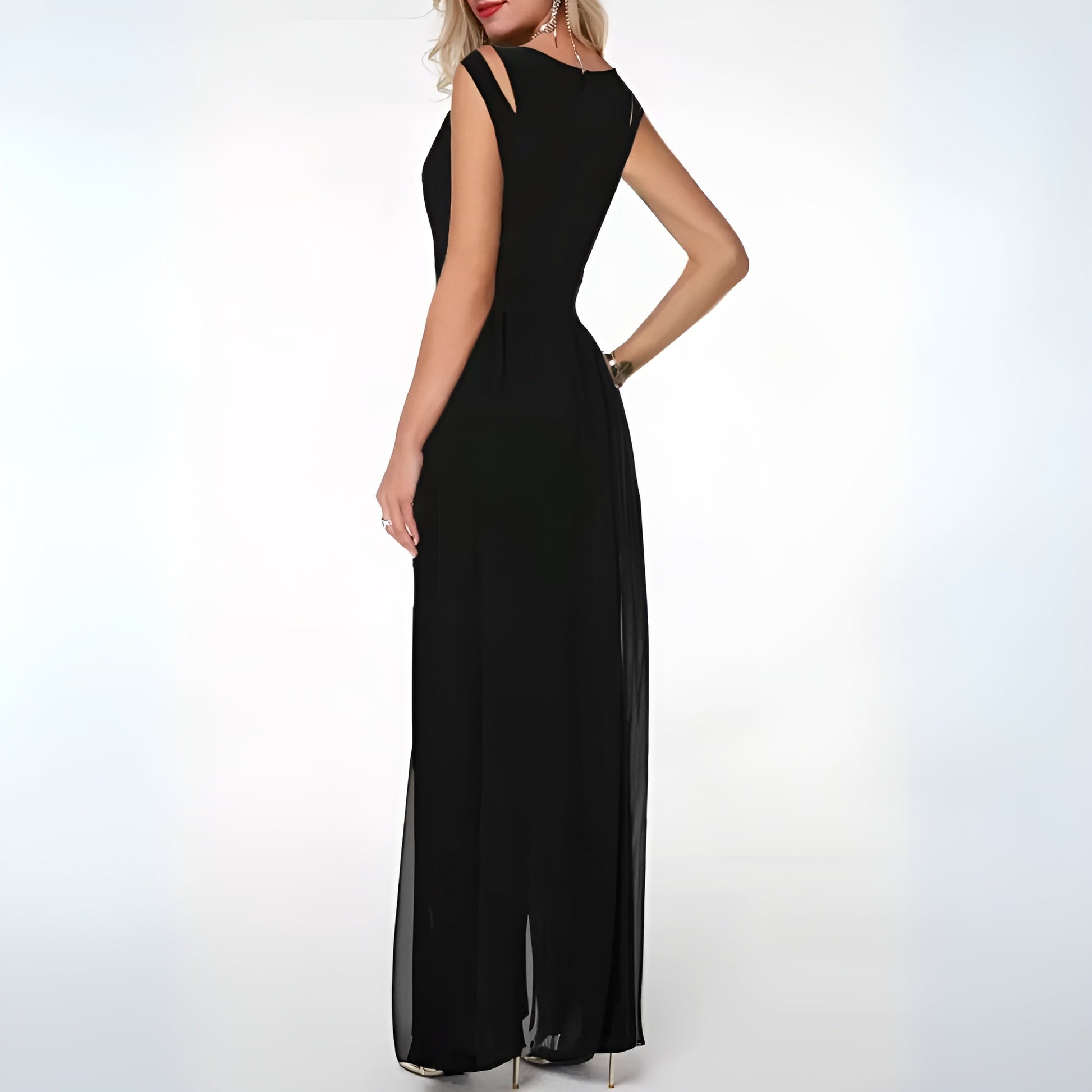 Stijlvolle mouwloze jumpsuit met wijd uitlopende benen, elegante schouderdetails, perfect voor elke gelegenheid.