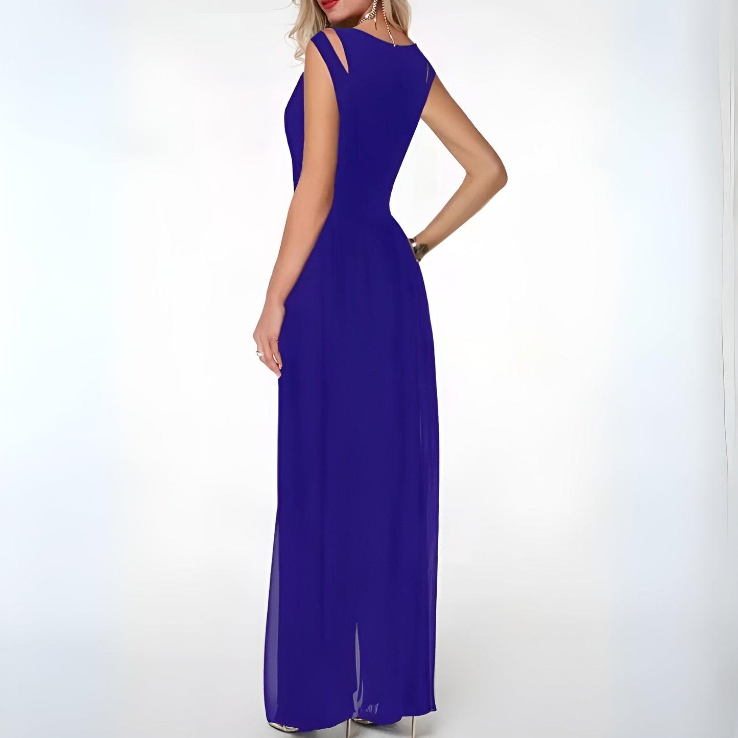 Stijlvolle mouwloze jumpsuit met wijd uitlopende benen, elegante schouderdetails, perfect voor elke gelegenheid.