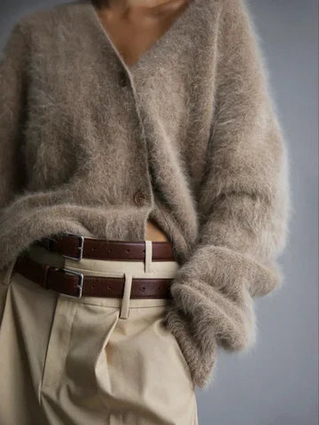 "Stijlvolle oversized kasjmieren trui, luxueus en comfortabel, met moderne pasvorm en zachte textuur, ideaal voor winterdagen