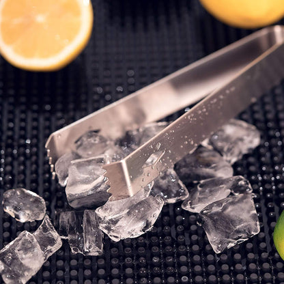 "Stijlvolle roestvrijstalen cocktailshaker set met essentiële accessoires voor thuiscocktails, ideaal voor elke thuisbar."