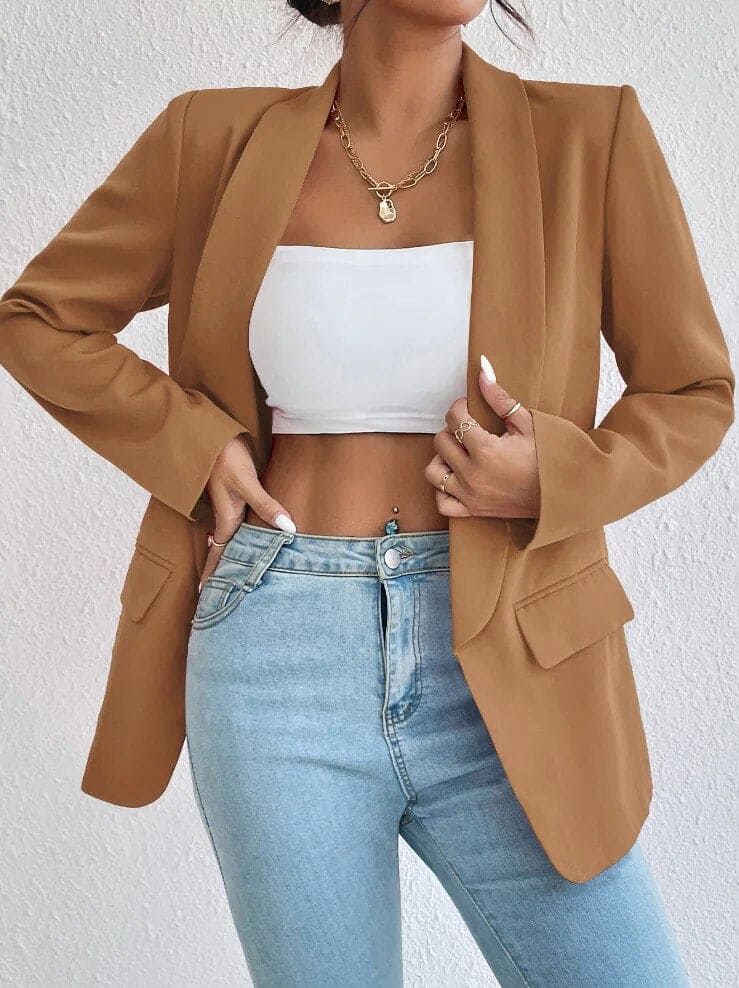 "Stijlvolle slim-fit blazer voor dames in elegant ontwerp, verkrijgbaar in diverse kleuren zoals groen en roze."