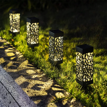 "Stijlvolle Solaria tuinlamp op zonne-energie, elegante lichtbron voor sfeervolle tuinverlichting zonder kabels."