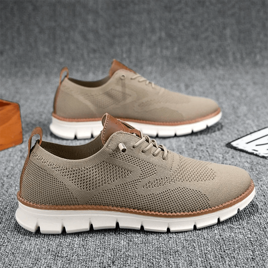 "Stijlvolle vegan schoenen, gemaakt van Italiaans vegan leer, met een elegant ontwerp en uitneembaar memory foam voetbed."