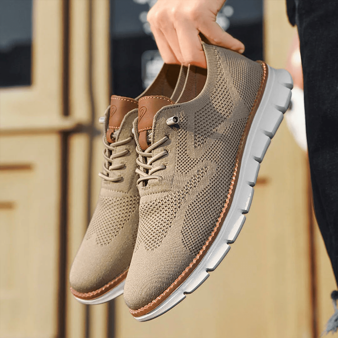"Stijlvolle vegan schoenen, gemaakt van Italiaans vegan leer, met een elegant ontwerp en uitneembaar memory foam voetbed."