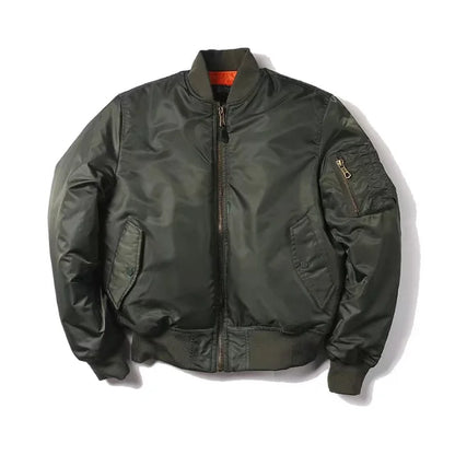"Stoer zwart nylon bomberjack voor dames, winddicht en waterafstotend met klassieke MA-1 pilotenstijl en geribbelde details."