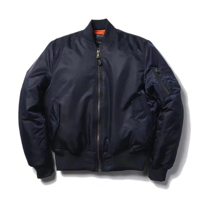"Stoer zwart nylon bomberjack voor dames, winddicht en waterafstotend met klassieke MA-1 pilotenstijl en geribbelde details."