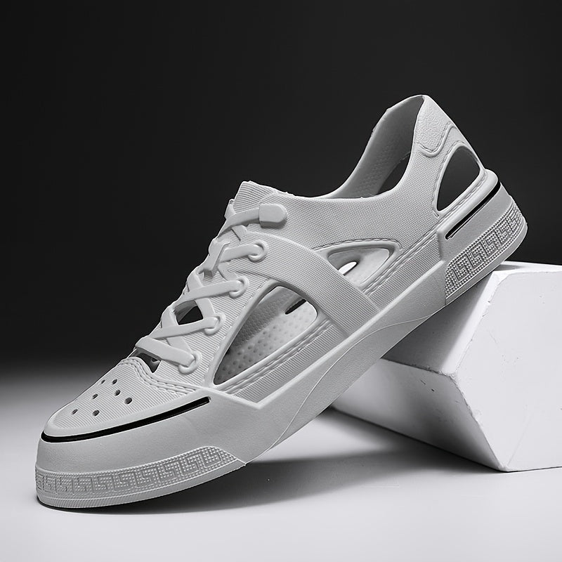 "Ultralichte uniseks waterschoenen voor strand, ademend ontwerp, lichtgewicht, zwart met oranje accenten, antislipzool."