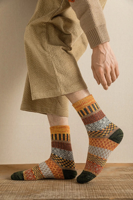 "Unisex anti-zweet winter sokken van zachte wol; houden voeten droog en warm. Ideaal voor koude dagen en winteractiviteiten."