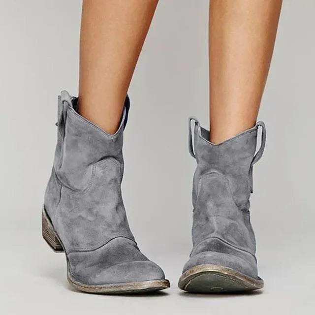 "Vrouwelijke cowboylaarzen Julia, vintage stijl, bruin leer, lage hak, ergonomisch, geschikt voor modieuze gelegenheden."