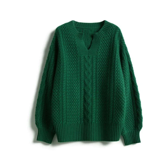 Warme wollen trui voor dames met kabelpatroon, verkrijgbaar in diverse kleuren en maten, perfect voor winterse stijl.