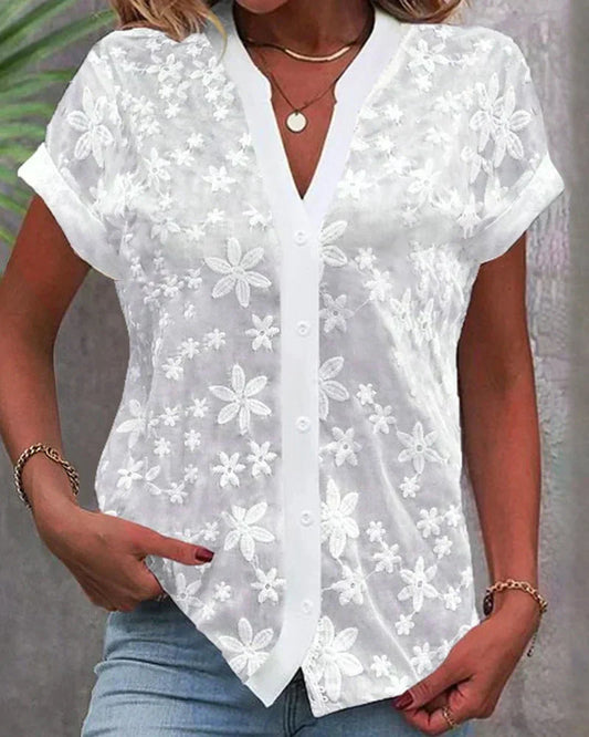 "Witte kanten blouse Annelie, elegante pasvorm, vrouwelijke kleding voor stijlvolle en comfortabele look."