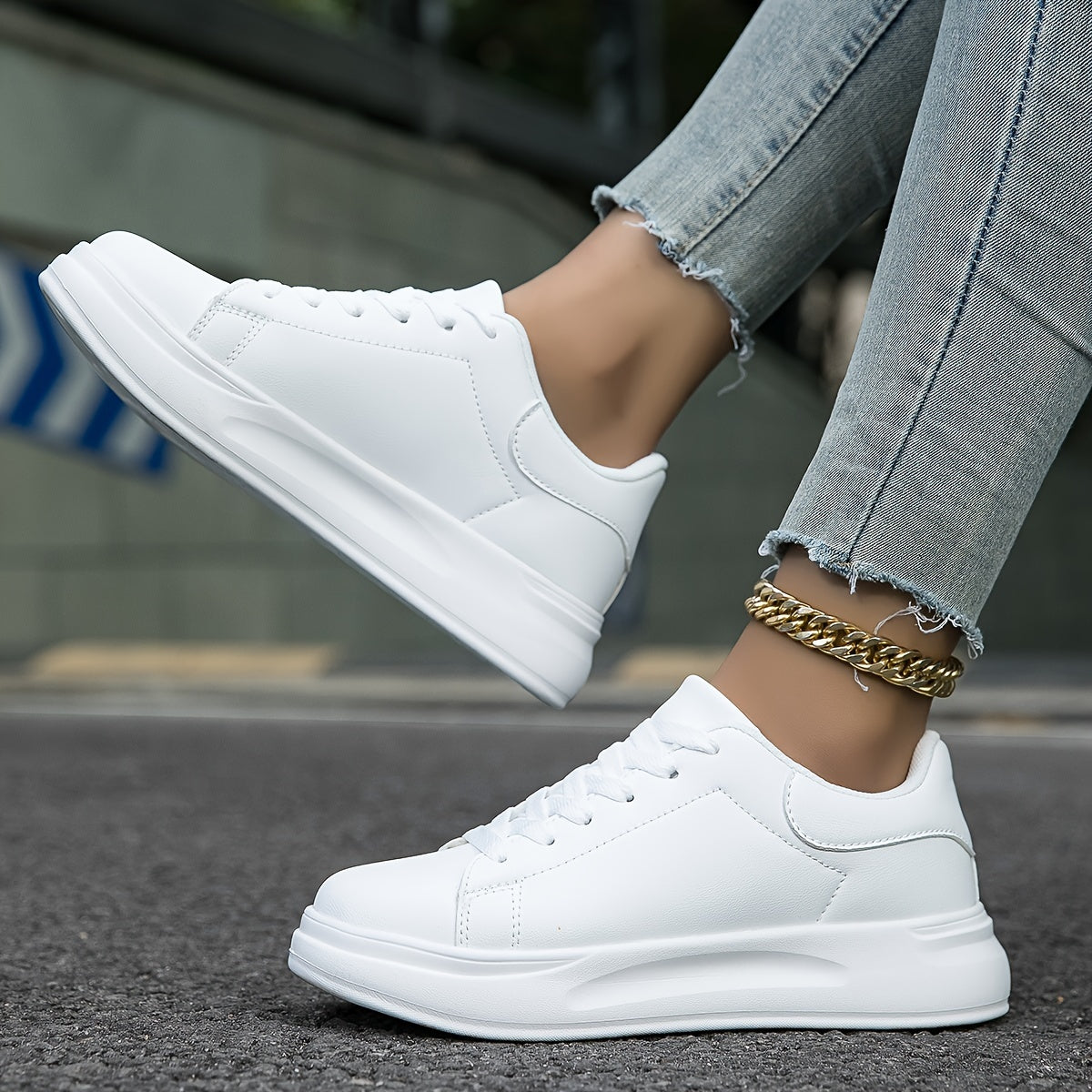 Witte lederen dames sneakers met orthopedische zolen, stijlvol ontwerp en demping voor comfort en veelzijdigheid.