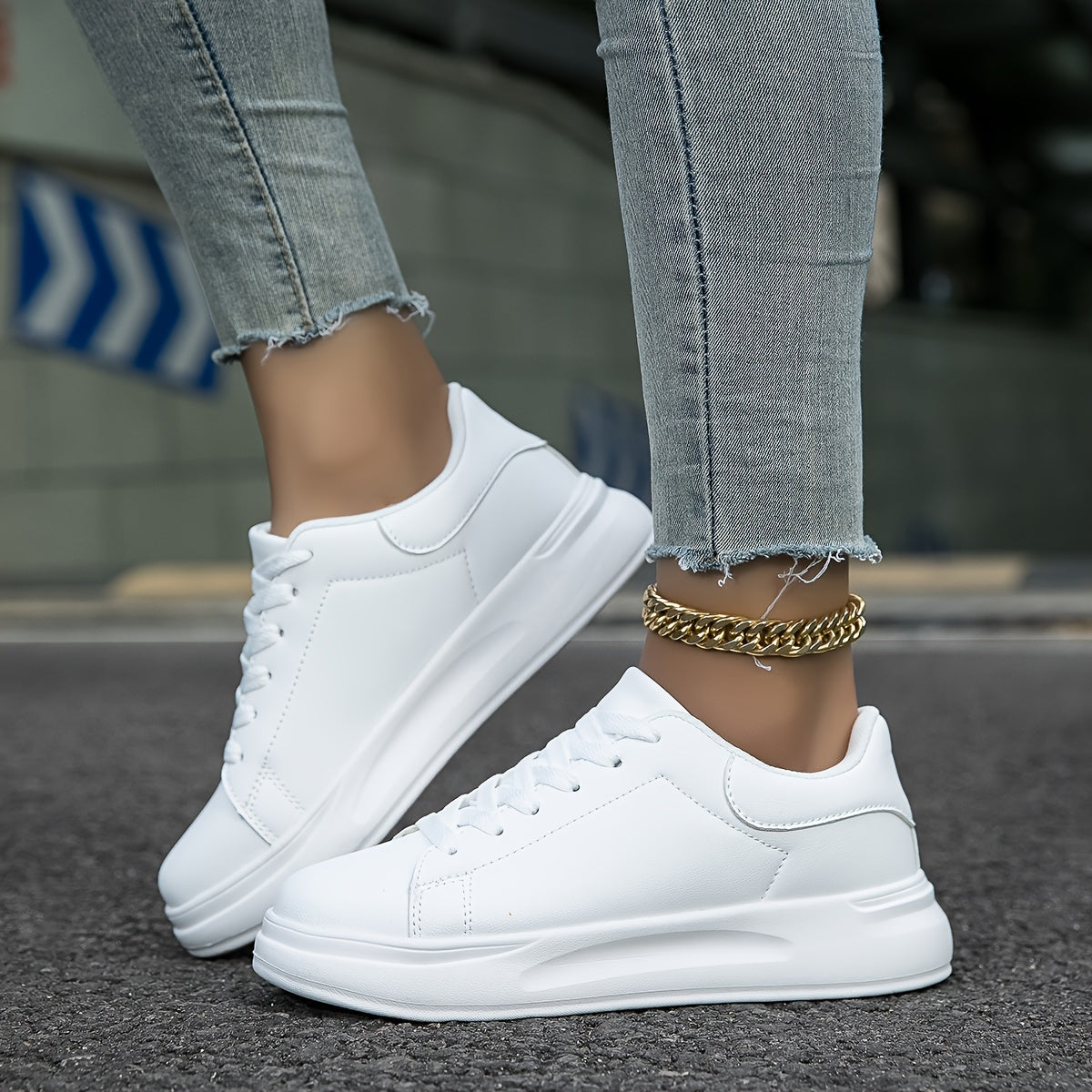 Witte lederen dames sneakers met orthopedische zolen, stijlvol ontwerp en demping voor comfort en veelzijdigheid.