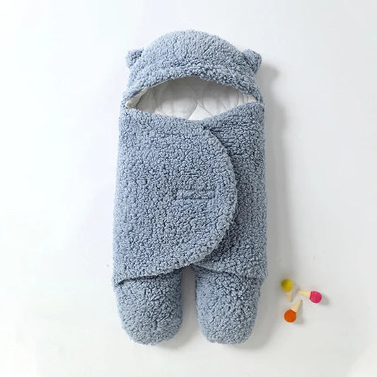 "Zachte babydeken met knusse textuur, perfect voor koude dagen, ultrazacht en veilig voor baby's comfort."