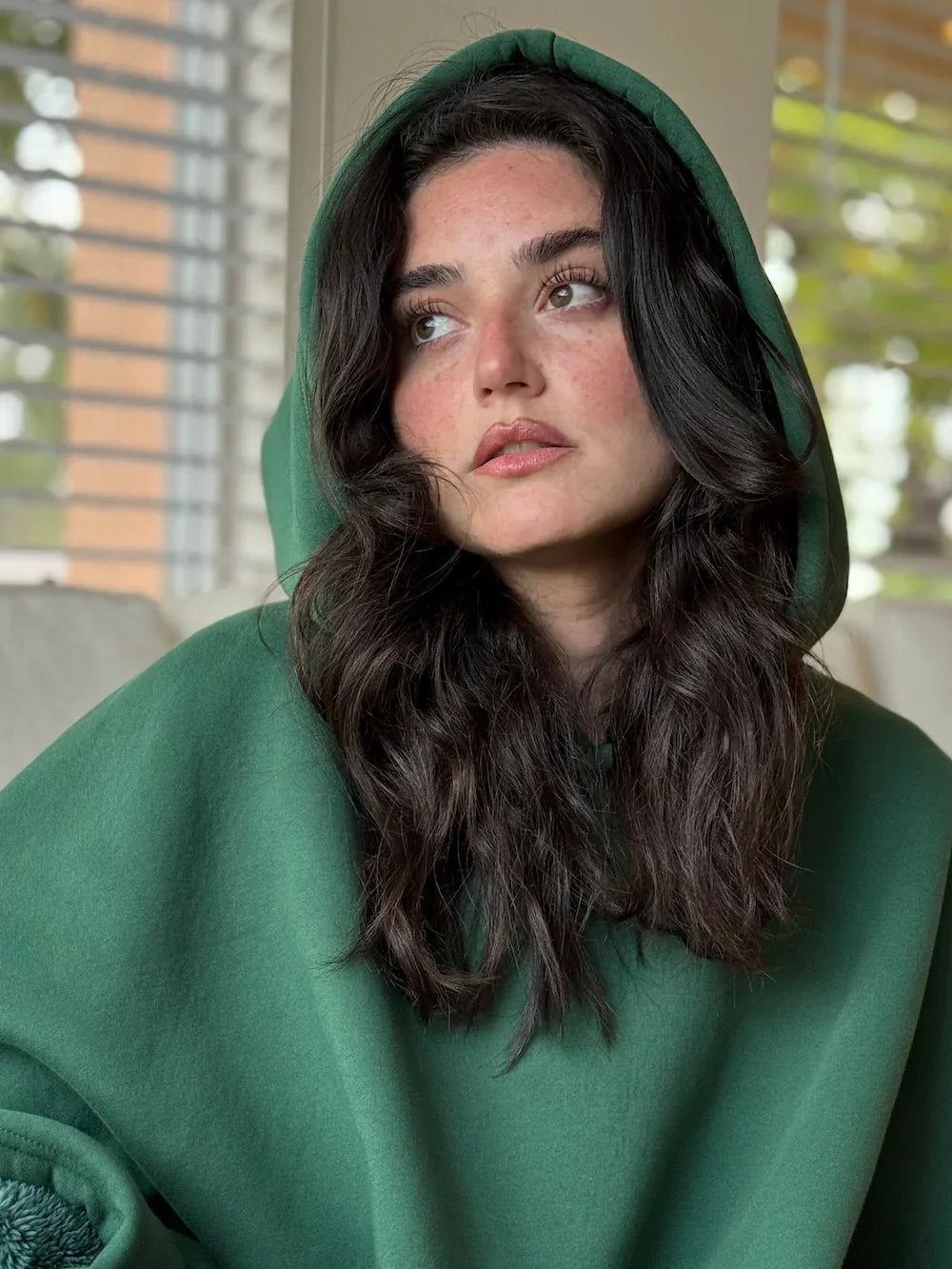 "Zachte oversized hoodie blanket, zijdezachte stof, ademend en warm, beschikbaar in diverse kleuren voor ultiem comfort thuis