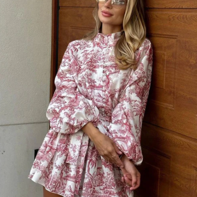 Zomers jurkje met pofmouwen en plissé rok, elegant en comfortabel, perfect voor elke gelegenheid, ademende stoffen.