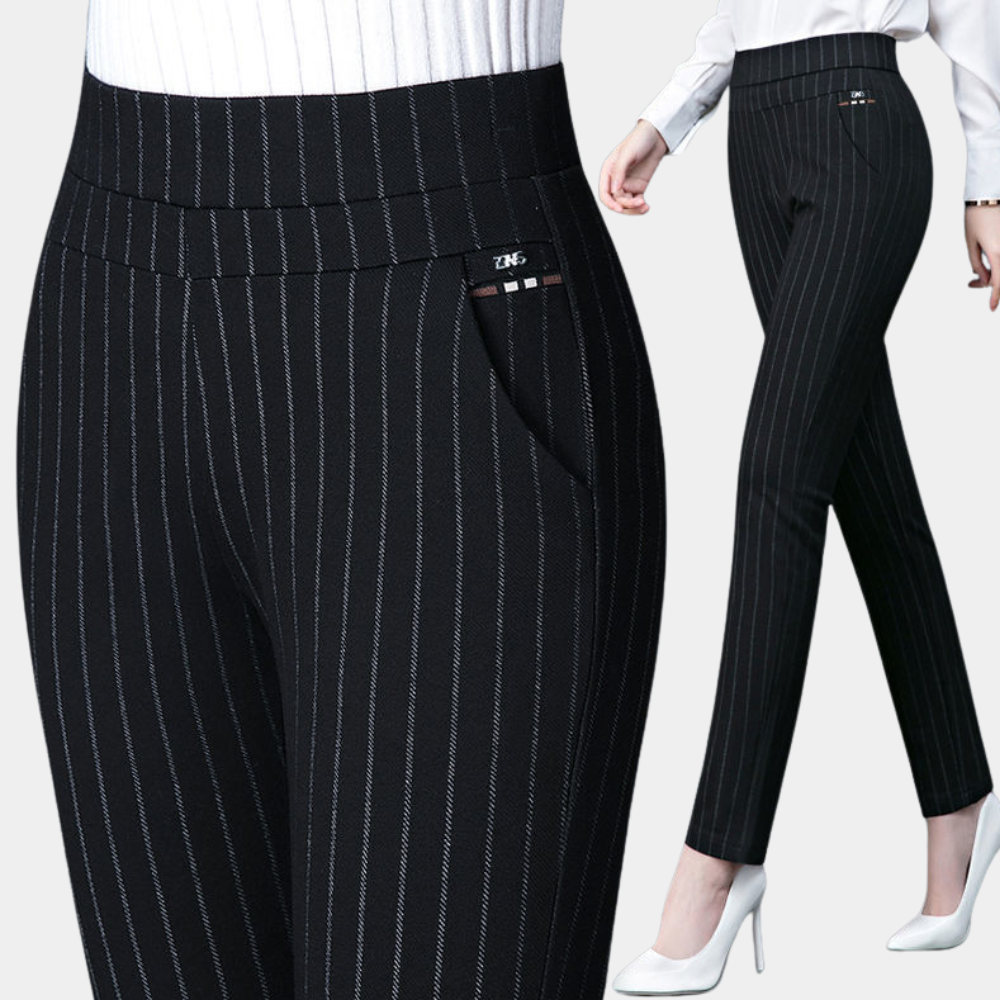 "Zwarte stretchbroek voor dames met hoge taille, flatterend en comfortabel, perfect voor werk en casual looks."